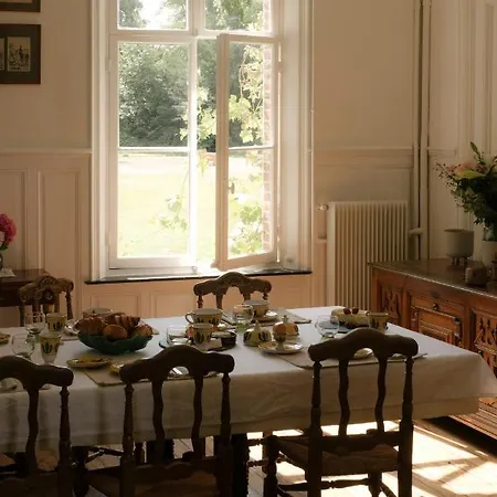 Petit Chateau 3* Vercourt