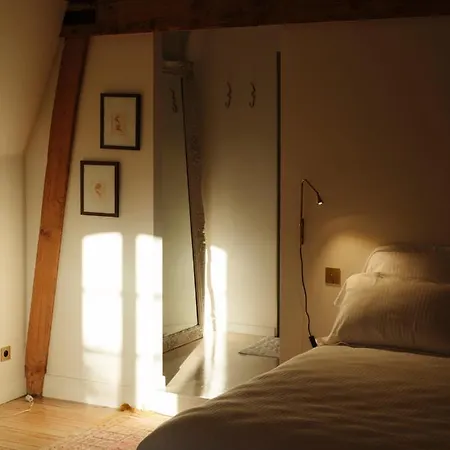 Petit Chateau Bed and Breakfast