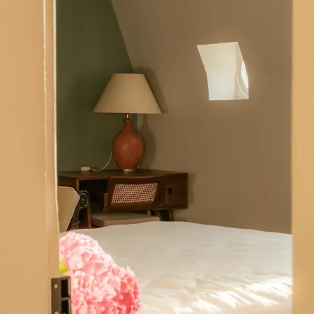 Petit Chateau Couette-café 3*