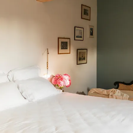 Petit Chateau Vercourt