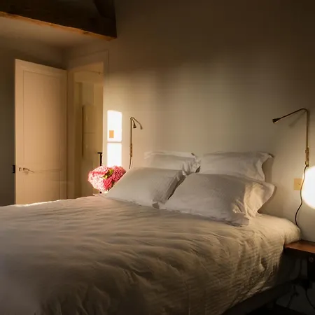 Petit Chateau Bed and Breakfast