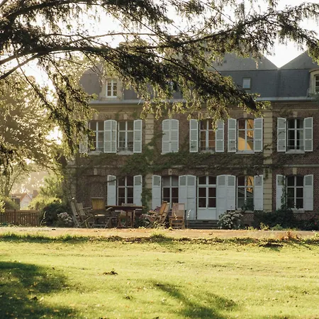 Bed and Breakfast Petit Chateau 3*