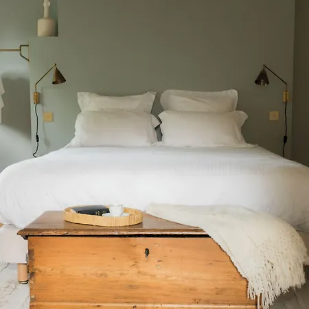 Petit Chateau Vercourt